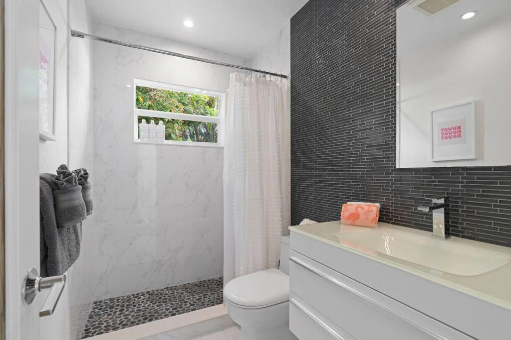 Waterfront-Heated Pool-Mini Golf-Game Room-2Mi Beach ฟอร์ต ลอเดอร์เดล ภายนอก รูปภาพ